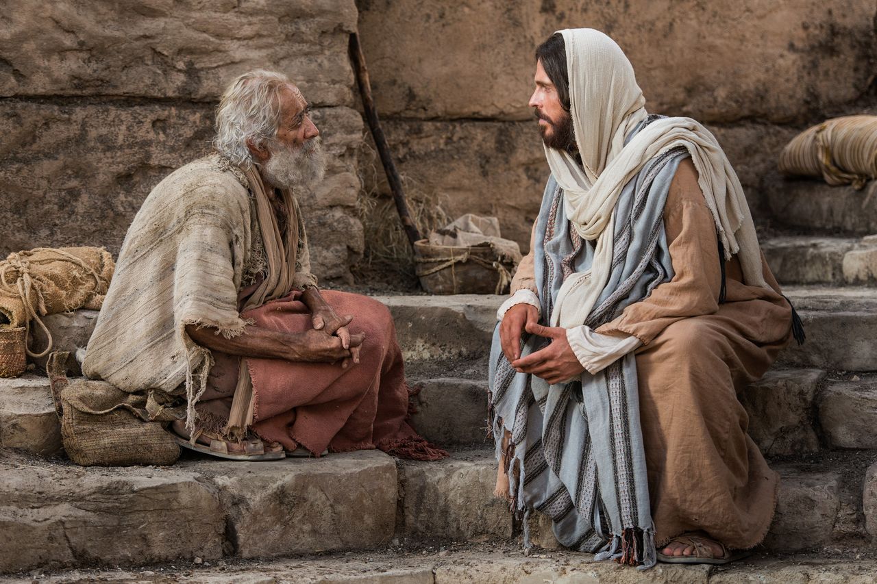 Gesù Cristo parla con un uomo presso le acque di Betesda e lo guarisce